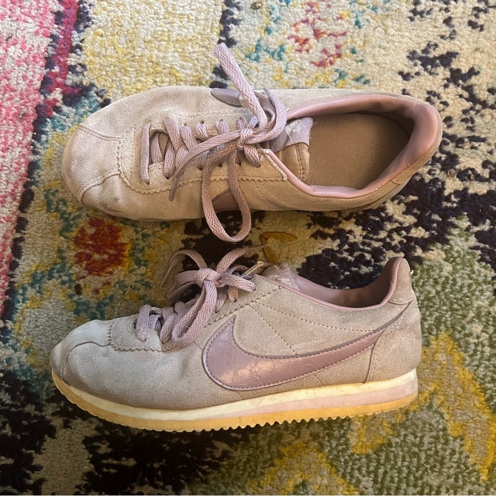 Women’s Nike Classic Cortez Suede Elemental Rose size 7